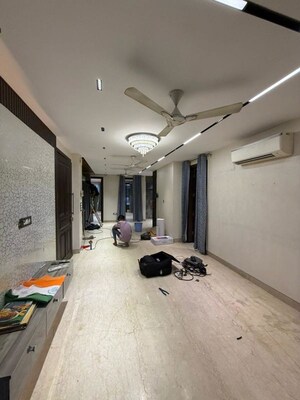 Parking in 3 BHK Builder Floor at Kalkaji – for Rent