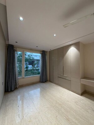 Room in 3 BHK Builder Floor at Kalkaji – for Rent