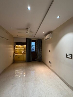 Room in 3 BHK Builder Floor at Kalkaji – for Rent