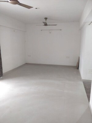 Room in 4 BHK Apartment at Randesan – for Rent