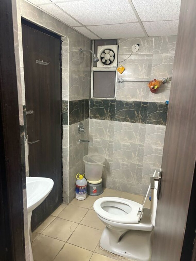 Bathroom, supertech-eco-village-ii 2 Bedroom 1106 Sq.Ft. Apartment In Sector 16b Greater Noida Greater Noida 10315185