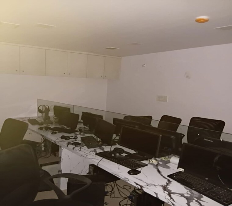 Team Area, gomti nagar Commercial Office Space 1000 Sq.Ft. In Gomti Nagar Lucknow 10315202