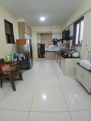 Team Area in 2 BHK Apartment at Raysan – for Rent