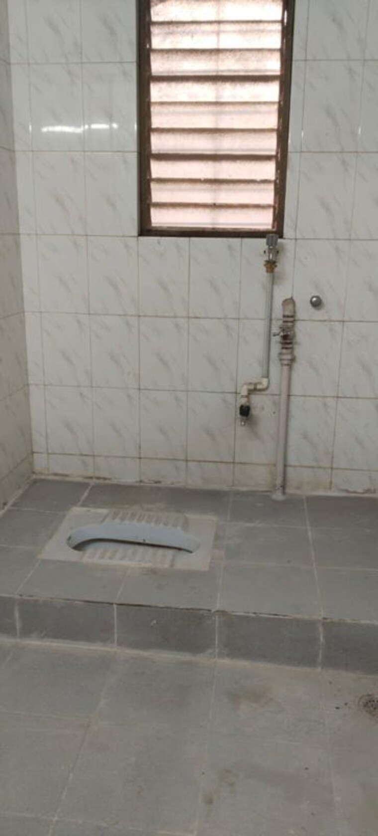 Bathroom, erandwane 2 Bedroom 1000 Sq.Ft. Apartment In Erandwane Pune 10315146