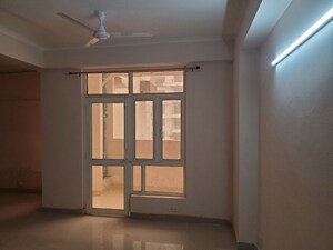 Room in 3 BHK Apartment at Supertech Eco Village II, Sector 16b Greater Noida – for Rent