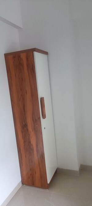 Furnished Amenities in 1.5 BHK Apartment at Pristine Allure, Kharadi – for Rent