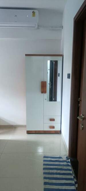 Room in 1.5 BHK Apartment at Pristine Allure, Kharadi – for Rent