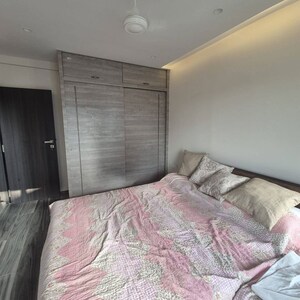 Bedroom in 2 BHK Apartment at Juhu Breeze CHS, Santacruz West – for Rent
