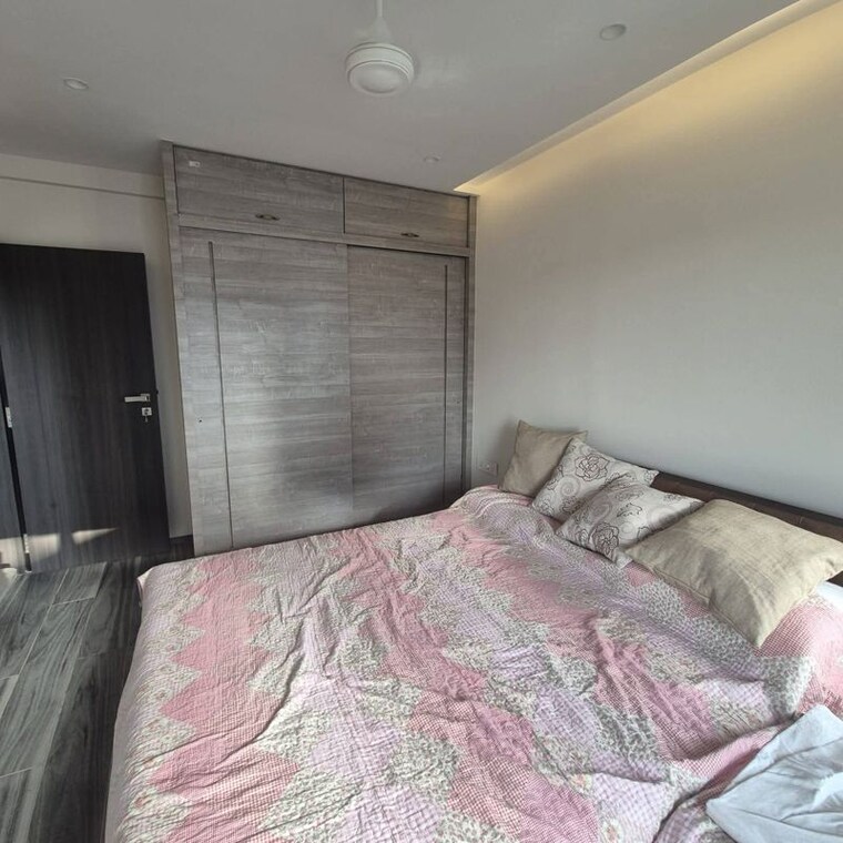 Bedroom, juhu-breeze-chs 2 Bedroom 800 Sq.Ft. Apartment In Santacruz West Mumbai 10315675
