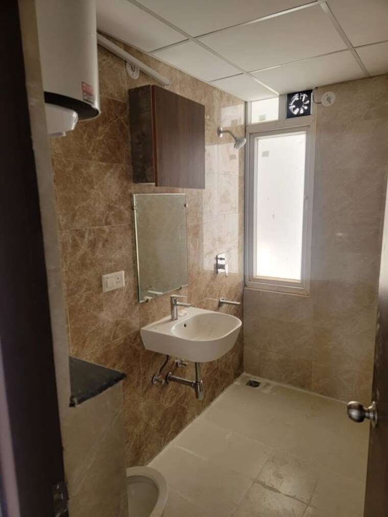 Bathroom, vatika-xpressions 2.5 Bedroom 1350 Sq.Ft. Builder Floor In Sector 88b Gurgaon 10315627