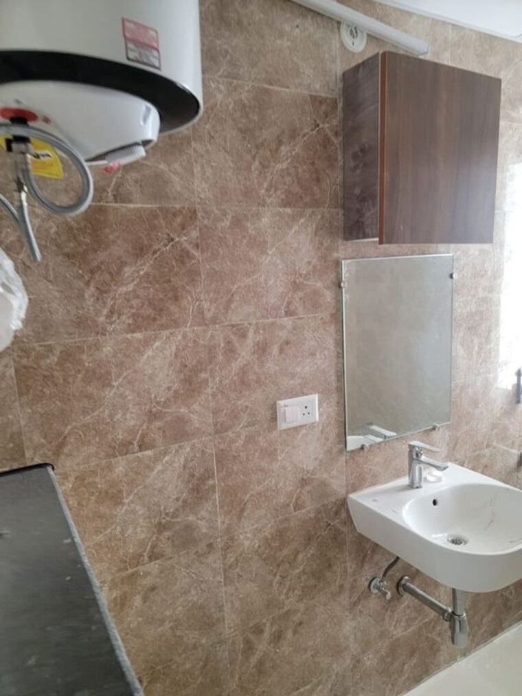 Bathroom, vatika-xpressions 2.5 Bedroom 1350 Sq.Ft. Builder Floor In Sector 88b Gurgaon 10315627