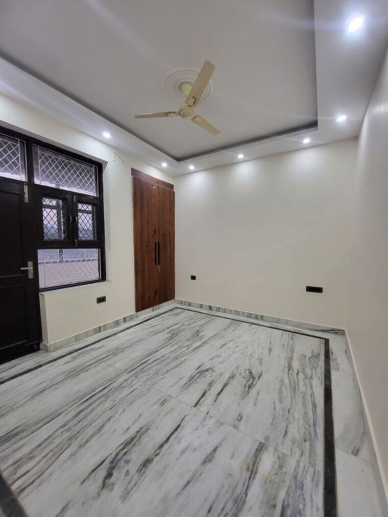 Room, green fields colony 3 Bedroom 1800 Sq.Ft. Builder Floor In Green Fields Colony Faridabad 10315688