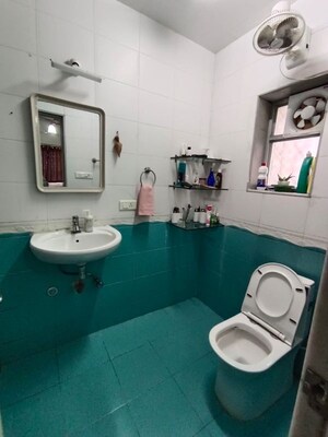 Bathroom in 3 BHK Apartment at Iris Apartment Cuffe Parade, Cuffe Parade – for Rent