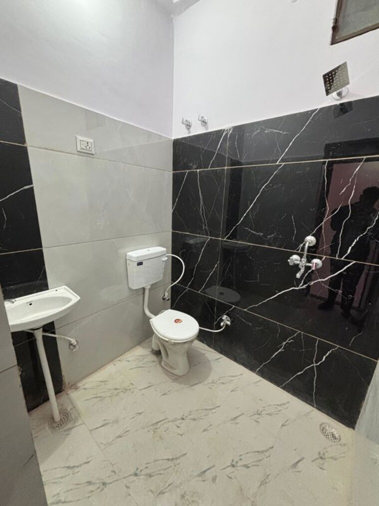 Bathroom, jahangirpura 5 Bedroom 958 Sq.Ft. Villa In Jahangirpura Surat 10315809