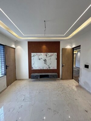 Room in 4 BHK Builder Floor at Green Fields Colony – for Sale