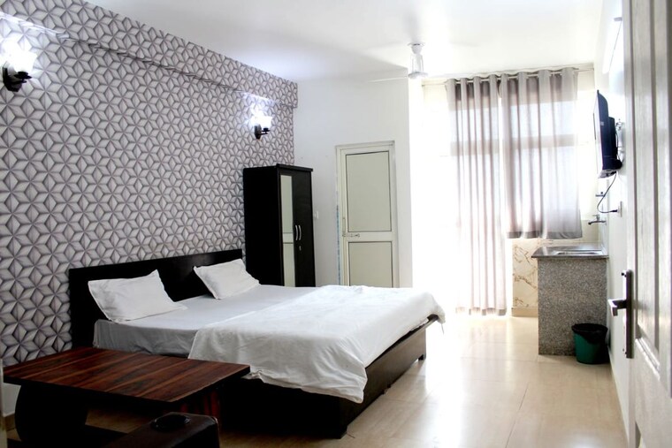 Bedroom, sector 101 Studio 550 Sq.Ft. Apartment In Sector 101 Noida 10315759