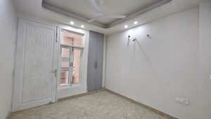 Room in 2 BHK Builder Floor at Saket – for Rent