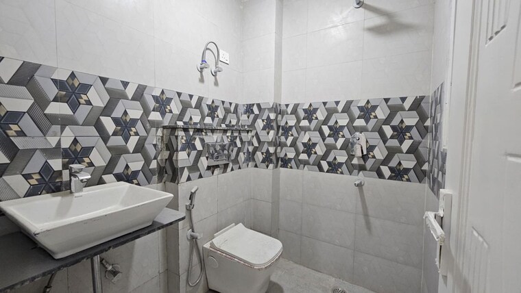 Bathroom, saket 2 Bedroom 800 Sq.Ft. Builder Floor In Saket Delhi 10315760