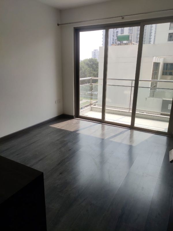 3 BHK + Servant Room Apartment For Sale in Tata Primanti-Tower Residences