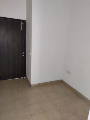 Room in 3 BHK Apartment at Tata Primanti-Tower Residences, Sector 72 – for Sale