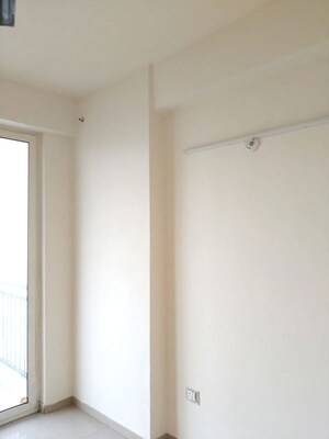 Room in 3 BHK Apartment at ROF Aalayas, Sector 102 – for Sale