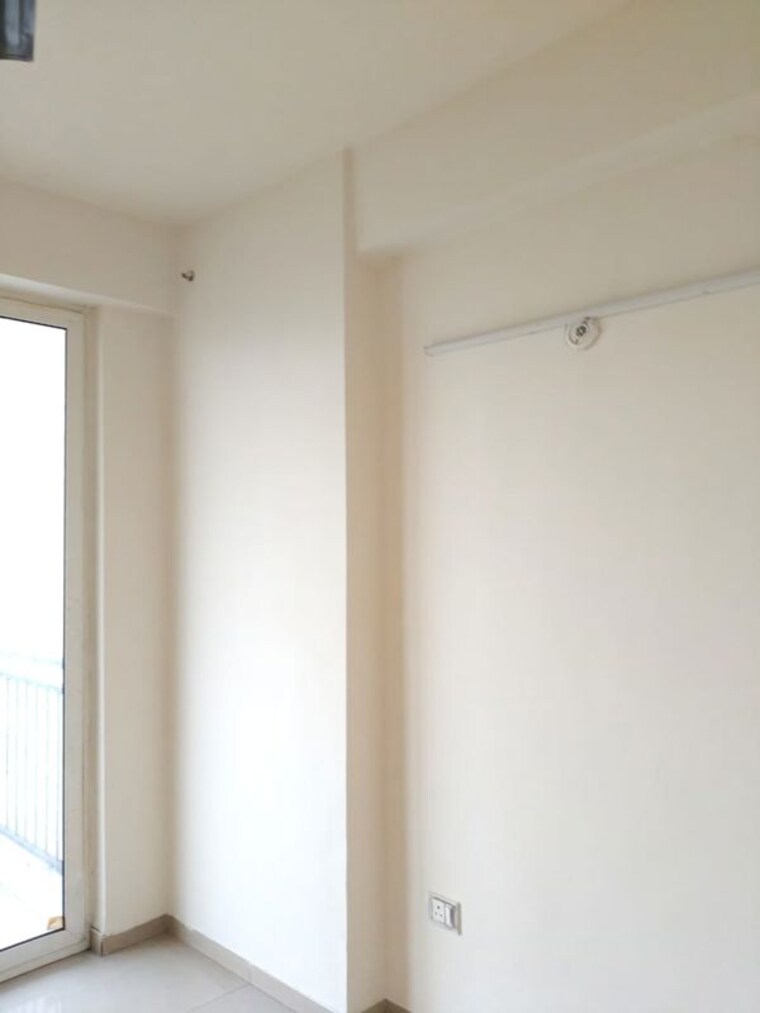 Room, rof-aalayas 3 Bedroom 800 Sq.Ft. Apartment In Sector 102 Gurgaon 10316045