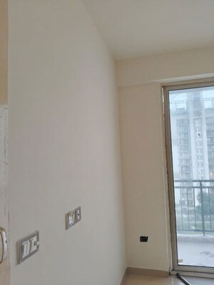 Room in 3 BHK Apartment at ROF Aalayas, Sector 102 – for Sale