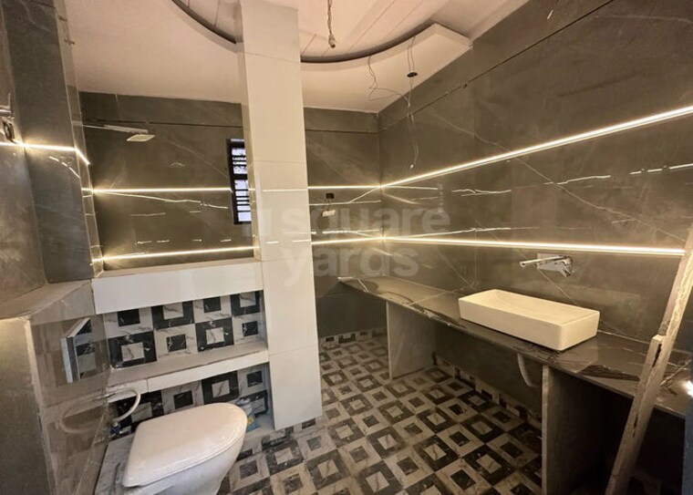 Attached Bathroom, tilak nagar 2 Bedroom 123 Sq.Yd. Builder Floor In Tilak Nagar Delhi 10316088