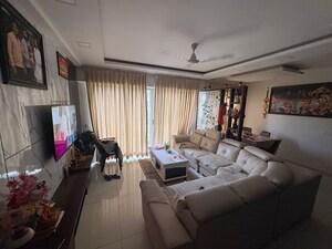 Team Area in 2 BHK Apartment at Amanora Adreno Towers, Hadapsar – for Rent