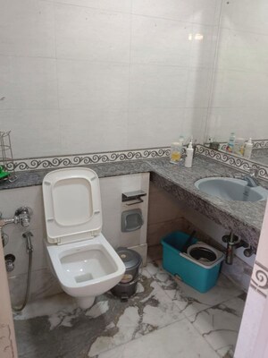 Bathroom in 4 BHK Apartment at K Raheja Raheja Classique, Andheri West – for Rent