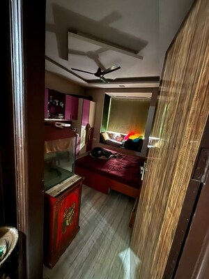 Furnished Amenities in 3 BHK Builder Floor at Sainik Colony – for Sale