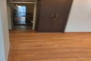 Room in 4 BHK Apartment at DLF Trinity Towers, Dlf Phase V – for Rent