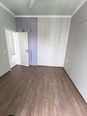 Room in 3 BHK Apartment at Central Park Lake Front Towers, Sohna Sector 33 – for Rent