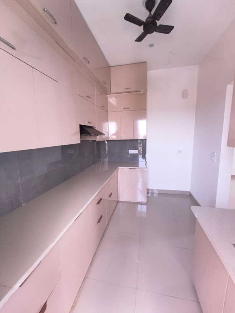 Kitchen, central-park-lake-front-towers 3 Bedroom 1789 Sq.Ft. Apartment In Sohna Sector 33 Gurgaon 10316323
