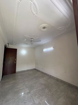 Room in 2 BHK Apartment at Chattarpur – for Rent