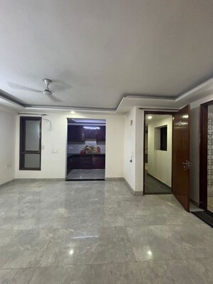 Room in 2 BHK Apartment at Chattarpur – for Rent