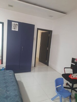 Room in 3 BHK Apartment at Moroccan Cooperative Housing Society, Goregaon East – for Rent