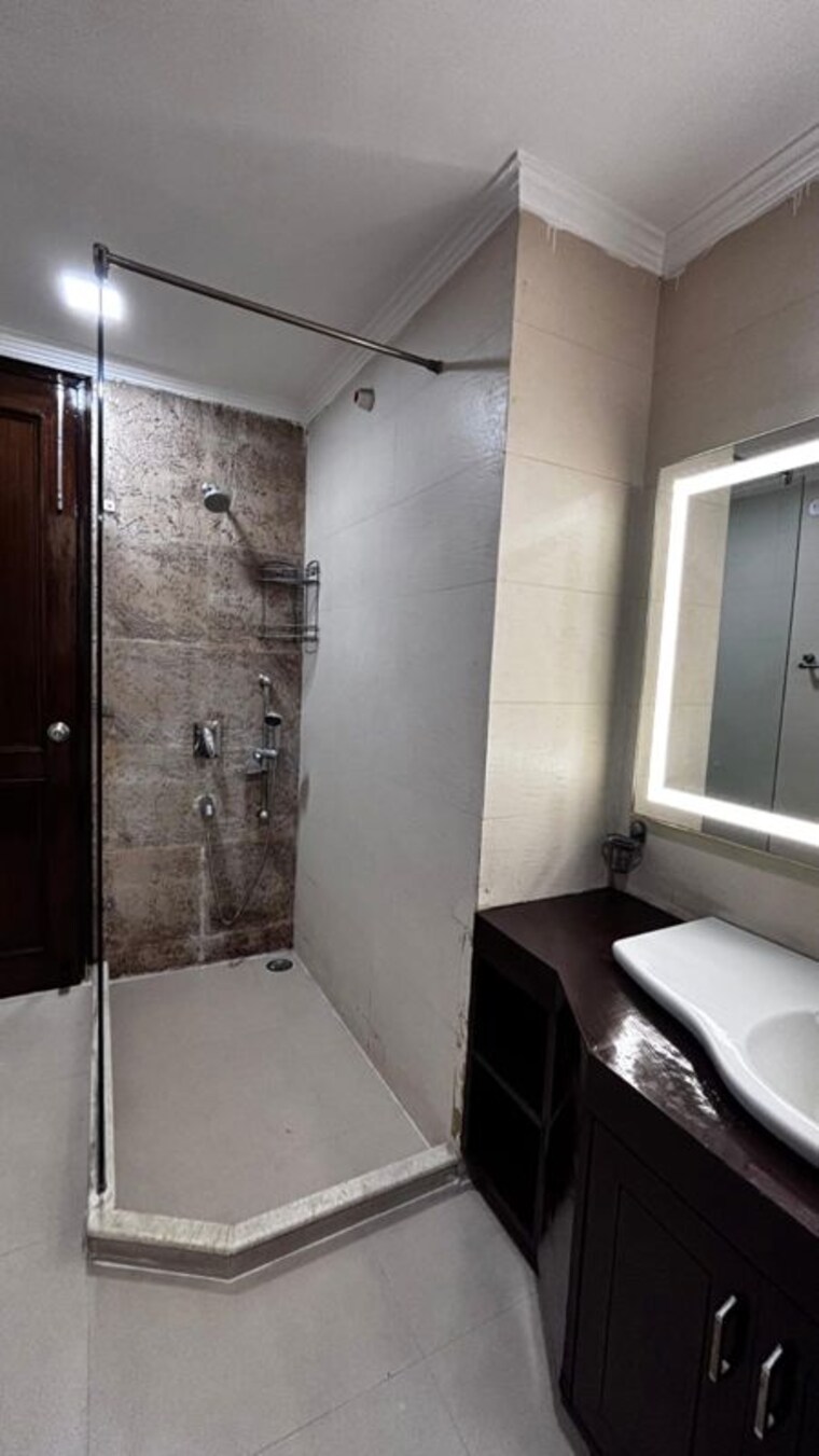 Bathroom, sector 62 5 Bedroom 208 Sq.Ft. Builder Floor In Sector 62 Gurgaon 10316422