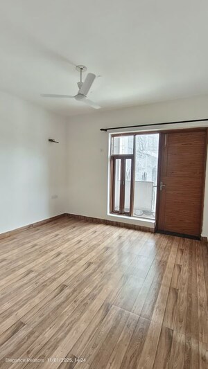 Room in 2 BHK Builder Floor at Amar Colony – for Rent