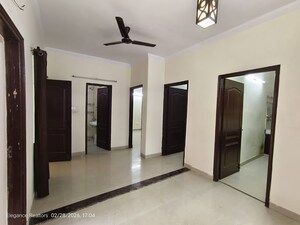 Room in 2 BHK Builder Floor at Amar Colony – for Rent