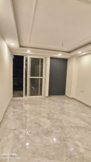 Room in 2 BHK Builder Floor at Amar Colony – for Rent