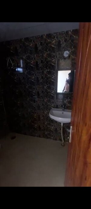 Bathroom in 2 BHK Builder Floor at Amolik Residency, Sector 86 – for Rent