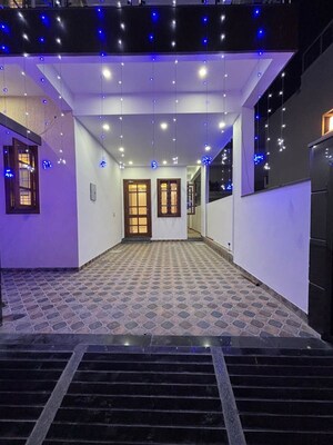 Bedroom in 4 BHK Villa at Canal Road – for Sale