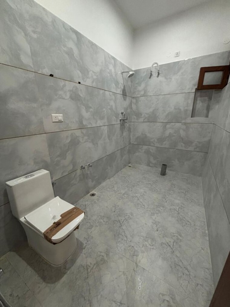 Bathroom, canal road 4 Bedroom 158 Sq.Yd. Villa In Canal Road Dehradun 10316473