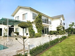 4 BHK + Pooja Room,Servant Room Villa For Sale in Sector 135