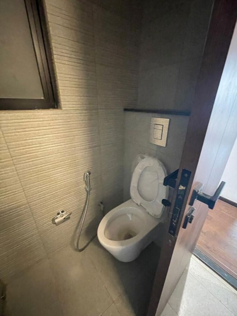 Bathroom, mapsko-royale-ville 3.5 Bedroom 2300 Sq.Ft. Apartment In Sector 82 Gurgaon 10316498