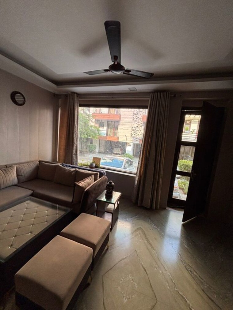 Living Room, eros-lakewood-city 4 Bedroom 525 Sq.Yd. Builder Floor In Suraj Kund Faridabad 10316494