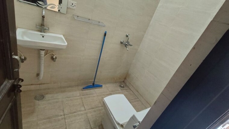 Bathroom, faridabad central 3 Bedroom 1250 Sq.Ft. Independent House In Faridabad Central Faridabad 10316460