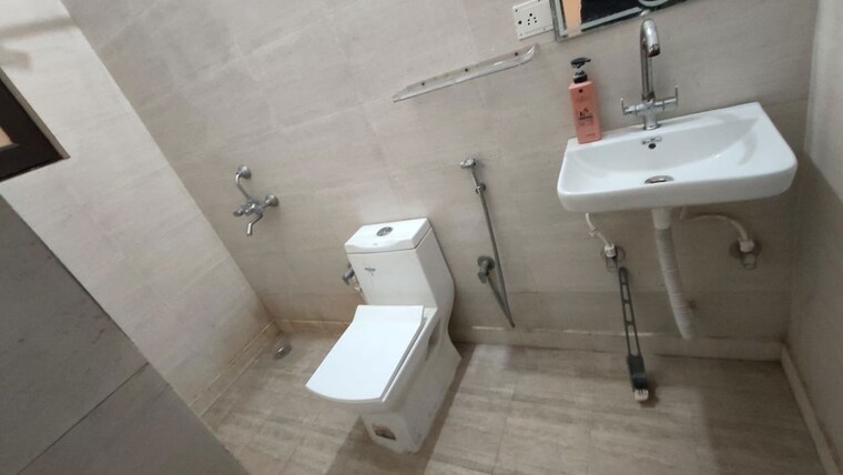 Bathroom, faridabad central 3 Bedroom 1250 Sq.Ft. Independent House In Faridabad Central Faridabad 10316460