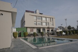 6+ BHK Apartment – Exterior View View at Paldi Meena - for Sale